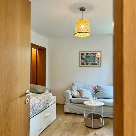 Wohnen Im Holzhaus 罗伊特林根