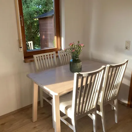 公寓 Wohnen Im Holzhaus 罗伊特林根