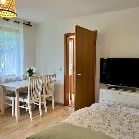 Wohnen Im Holzhaus 公寓 *